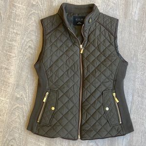 Active USA Quilted Vest size small